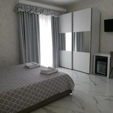 Presidente 切萨雷奥港